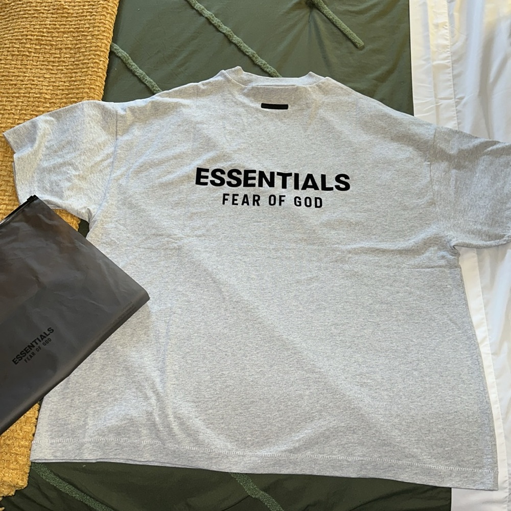 Essentials Fear of God Heather Grey tshirt short sleeve size medium men’s new